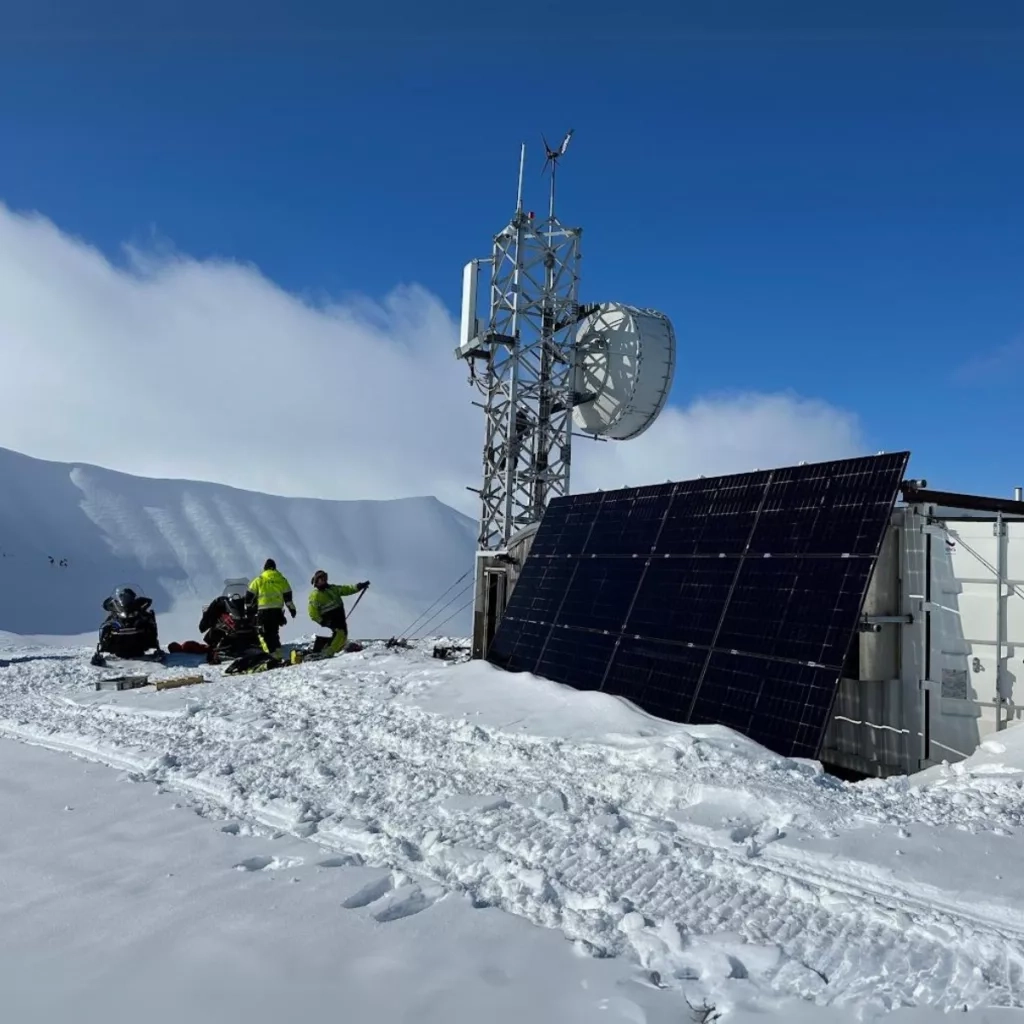 Installation of Solar panels in Svalbard